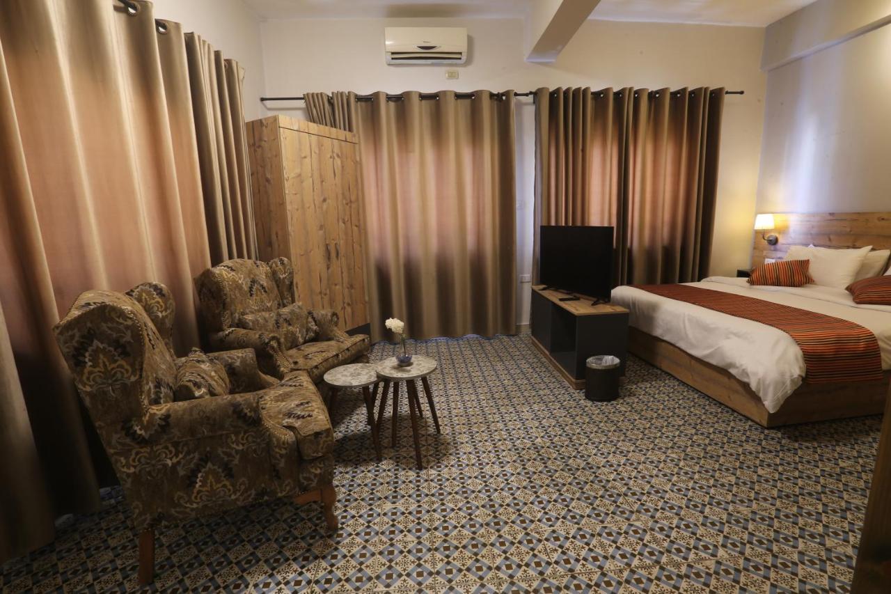 Riviera Hotel Amman Exterior photo