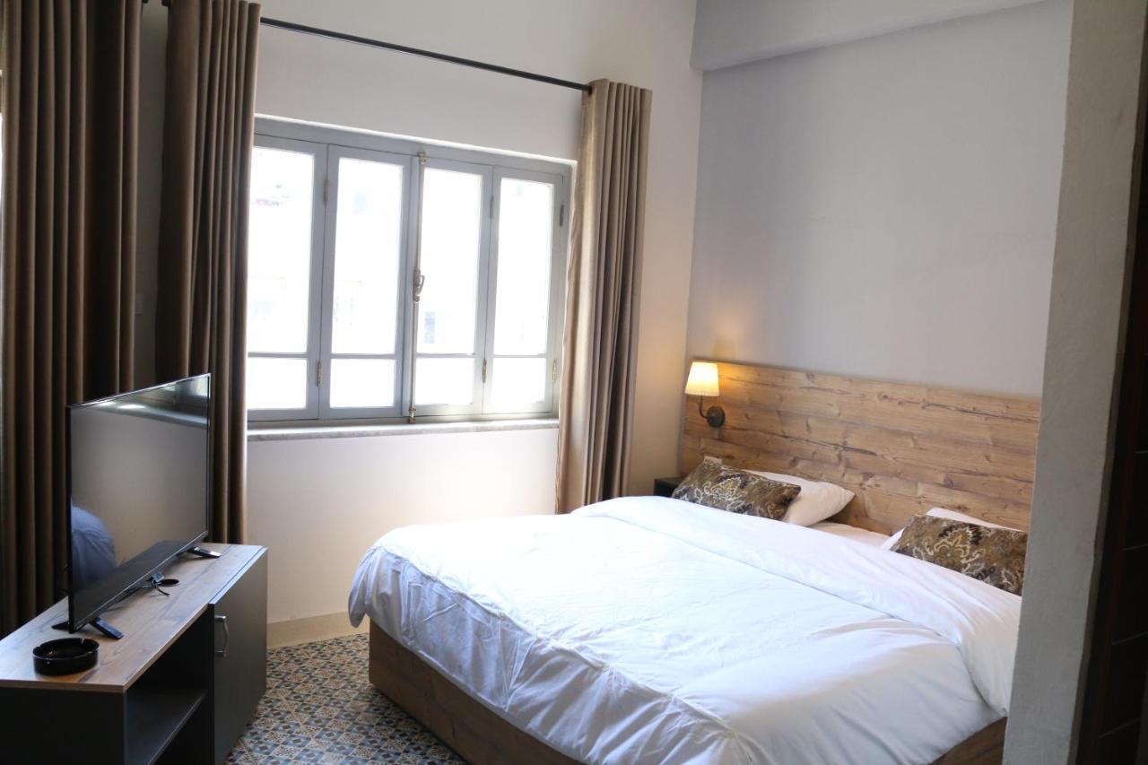 Riviera Hotel Amman Exterior photo